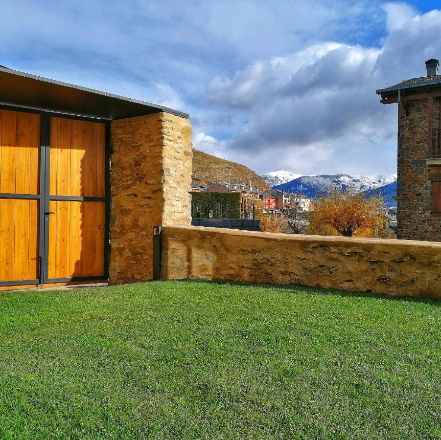 Apartament "Enclau" Turismo Rural Cal Rialla リヴィア エクステリア 写真