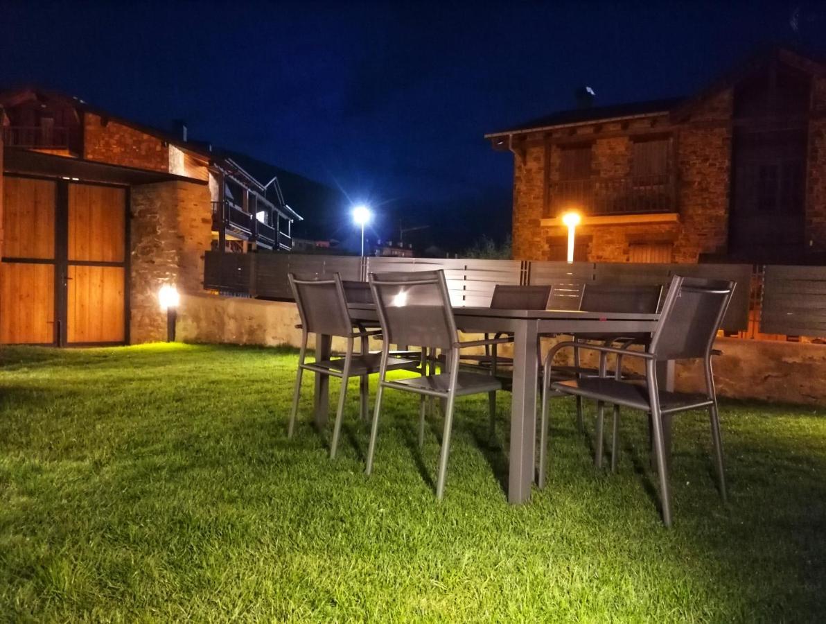 Apartament "Enclau" Turismo Rural Cal Rialla リヴィア エクステリア 写真